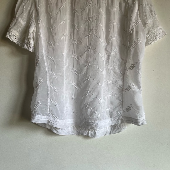 Johnny Was Short Sleeve Button Up Shirt Medium in White Eyelet Lace Embroidered - Picture 9 of 11
